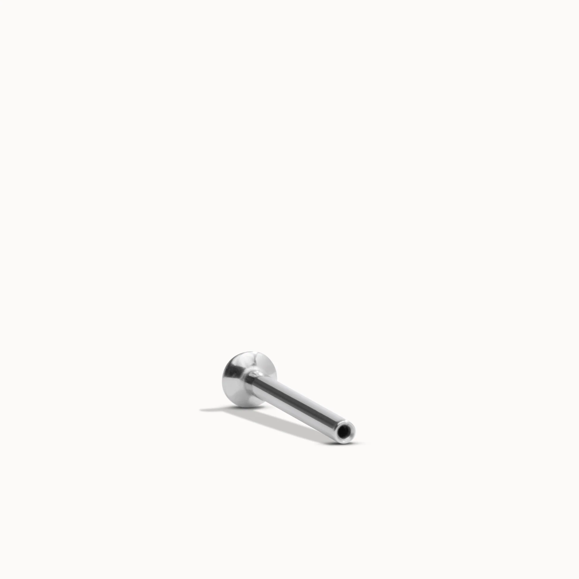 14k Hammered Star Flat Back Stud - Image 3